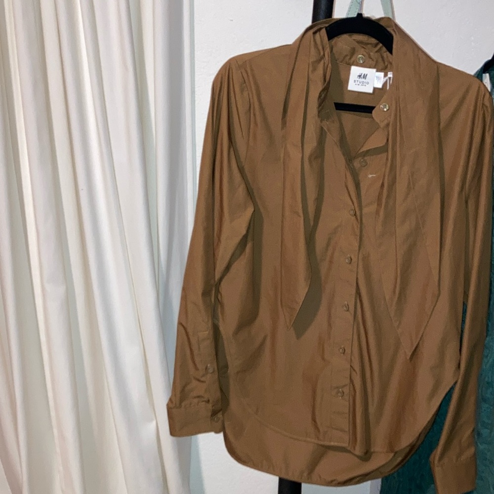 H&M Brown Button-Down Tie-Neck Blouse
